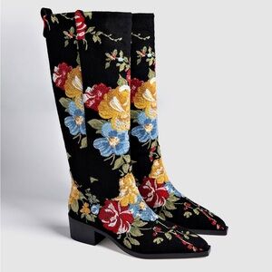 Larroude x Markarian Florencia Boots in Floral Embroidery NWT